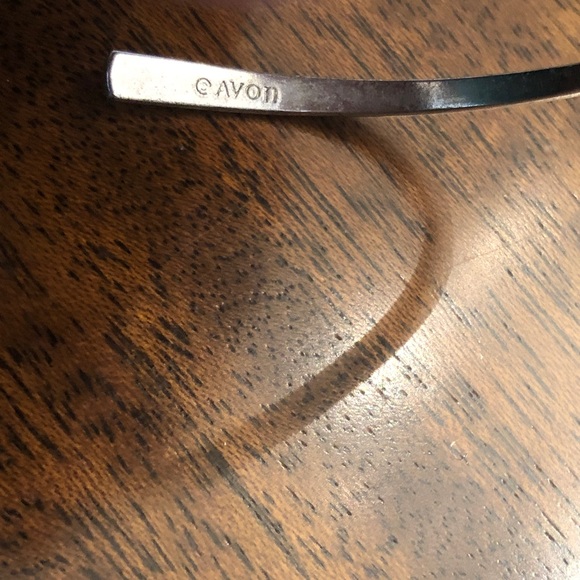 Vintage 1970s AVON Slender Touch Silver Tone Cuff Bracelet - Picture 7 of 11